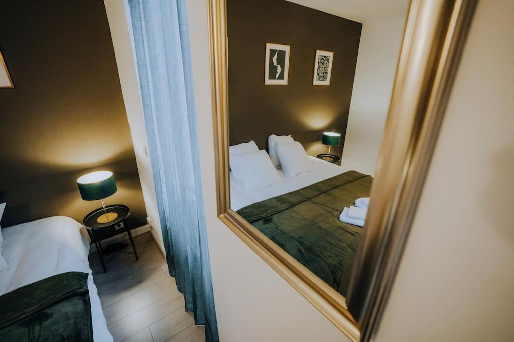 Le Bertrand • Le Raffinement En Coeur De Ville ชาโตรูซ์ ภายนอก รูปภาพ